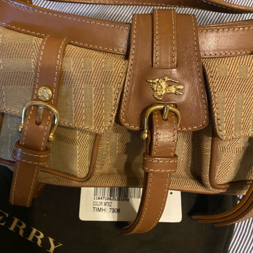 Burberry shoulder bag like new