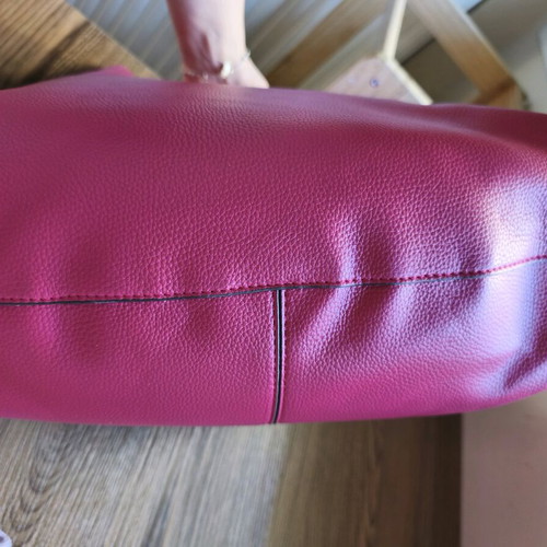 Axel shoulder bag large like new, fuchsia