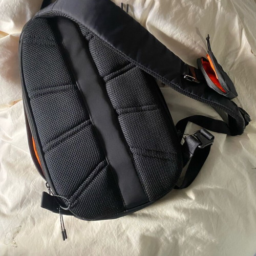 Τσαντάκι sling Nike 9L σαν καινούργιο, μαύρο