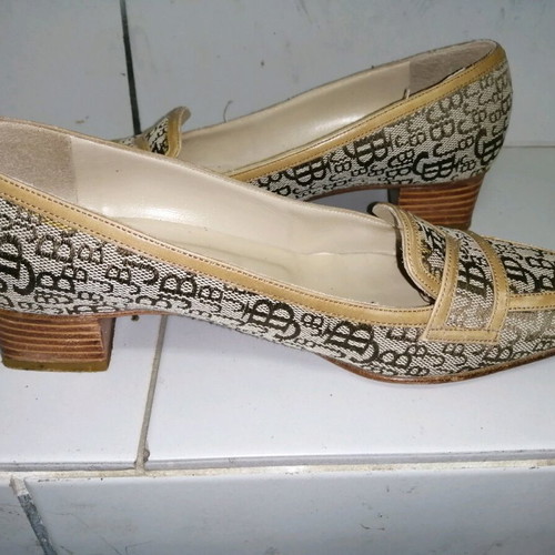 J BOURNAZOS women's pumps No37 Elvetia-5 series beige like new
