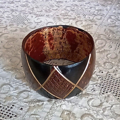 Vintage wide bracelet made of coconut shell, geometric boho style, like new