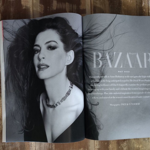 Harper's Bazaar UK Απρίλιος 2026 περιοδικό καινούργιο, με εξώφυλλο την Anne Hathaway