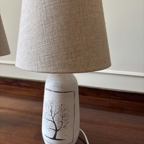 Table lamp set with ceramic base and beige fabric shade like new