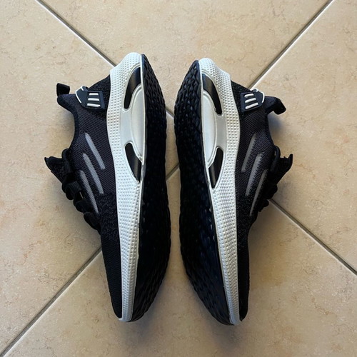Adidas athletic shoes new, black, size 39