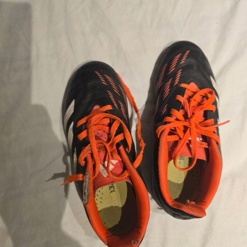 Αθλητικά παπούτσια ποδοσφαίρου Adidas μεταχειρισμένα, νούμερο 36, δερμάτινα με σχάρα