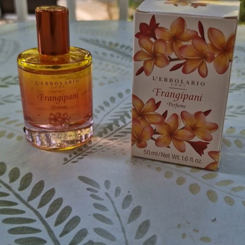 L Erbolario Frangipani Eau de Parfum 50 ml like new