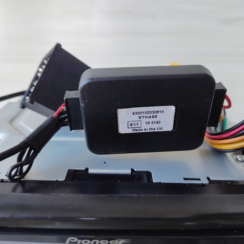 Pioneer AVH-X8500BT Multimedia Kit for BMW E46 with M Steering Wheel used