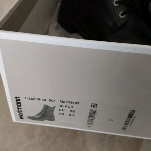 Tamaris ankle boots like new, size 36, black with studs