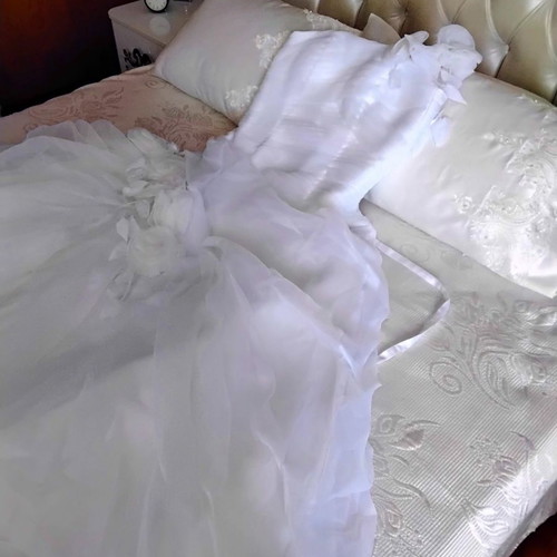 Wedding dress new, one shoulder, white, size L