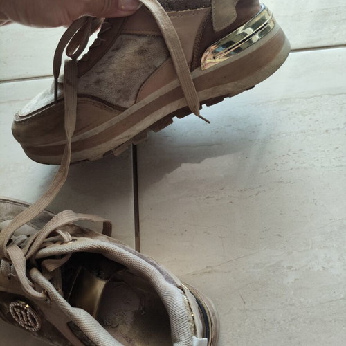 Athletic shoes refurbished, size 38, gold color
