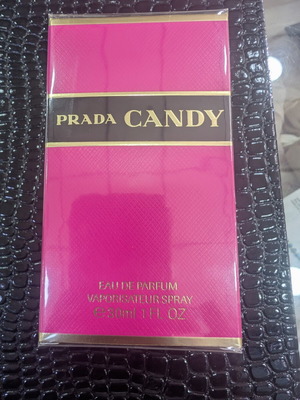 Prada Candy Eau de Parfum 30ml new, sweet and sensual fragrance