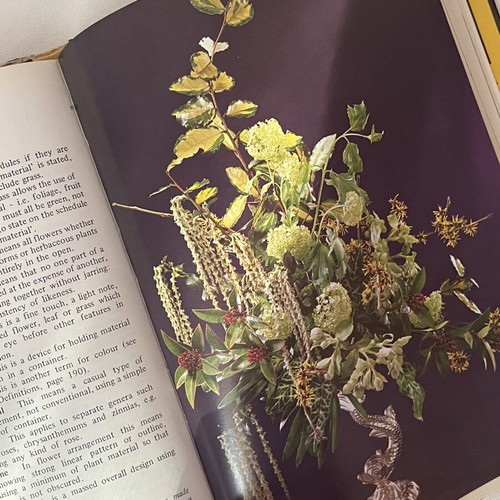 Julia Clements Gift Book of Flower Arranging hardcover like new