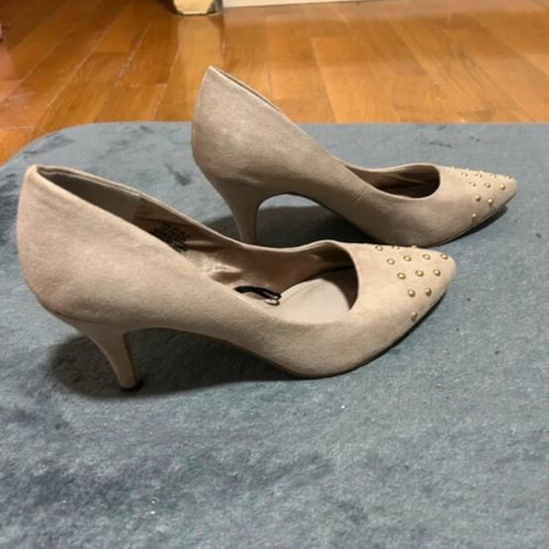 Beige suede pumps with gold studs H&M like new, size 39