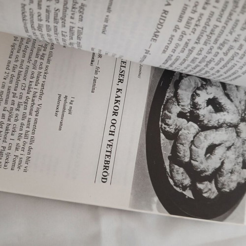 Den bästa boken om grekisk matlagning Greek cookbook by Chrissa Paradissi