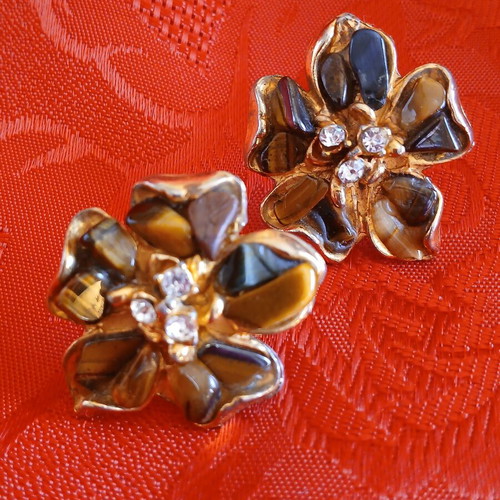 Vintage clips earrings used with semiprecious stones tiger eye and rhinestones