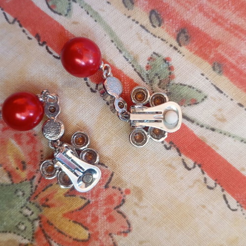 Clip-on earrings vintage red statement with rhinestones