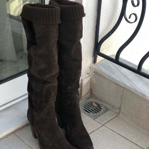 Suede boots brown like new, high with inner sock