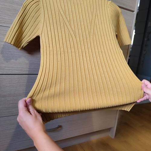 Short Sleeve T-shirt with Small Turtleneck, Like New, Yellow, Size L