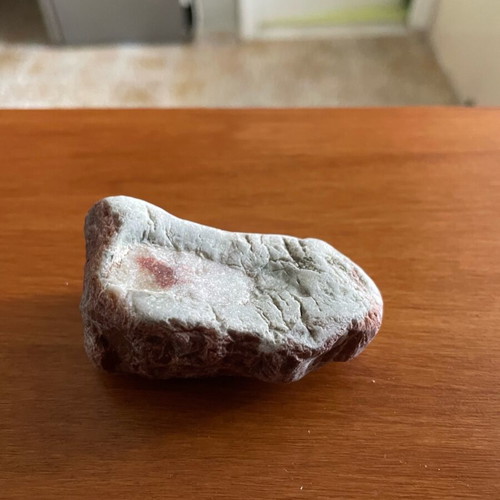 Red quartz / jasper new natural stone with red shades