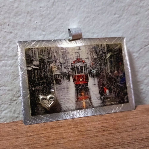 Handmade London Scene Pendant for Neck, like new, silver