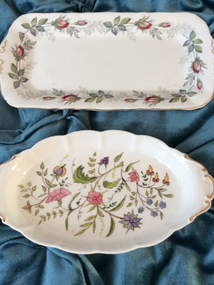Porcelain plates from England set of 2, Paragon with minor chip