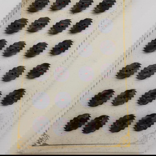 Κουμπιά κοκάλινα μωβ εποχής 1960 μεταχειρισμένα, με το τεμάχιο