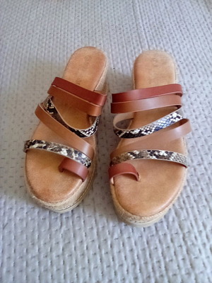 Сандали Alta Moda използвани, номер 40, кафяви, платформа 6 см