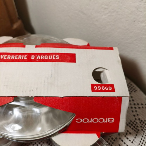 Arcoroc Vintage 1970s Coffee Cups and Saucers Set 8 Pieces New