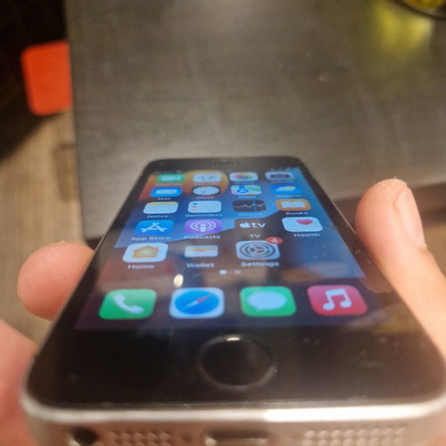 Apple iPhone SE first gen 16GB, grey