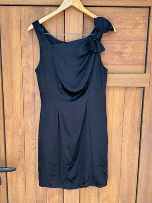 Silk dress By Diva size M like new, black