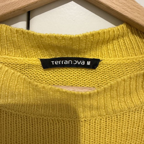 Terranova yellow sweater size M used