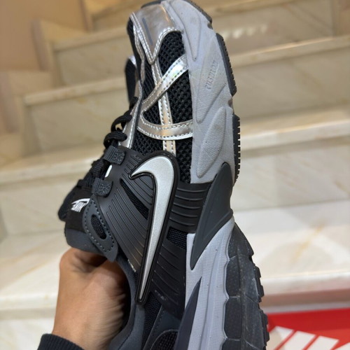 Nike V2K run athletic shoes like new, size 40.5, black and silver