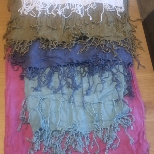 Large pashminas like new, pack of 5 pieces