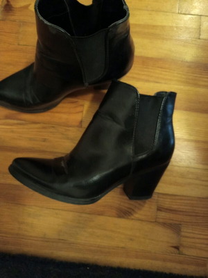 Black ankle boots 5cm heel like new with box