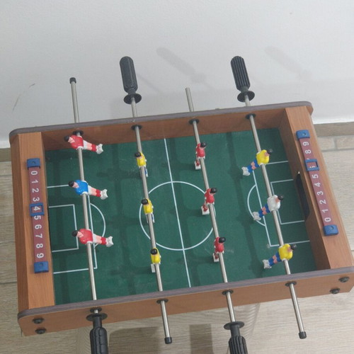 Foosball table game, missing ball