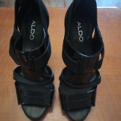 Peptoe high-heeled Aldo black shoes from patent leather and suede like new, size 37