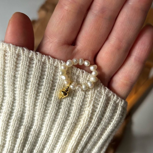 Fresh water pearl ring new with brass shell adjustable