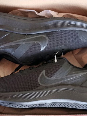 Παιδικά αθλητικά παπούτσια Nike νούμερο 36 καινούργια, μαύρα
