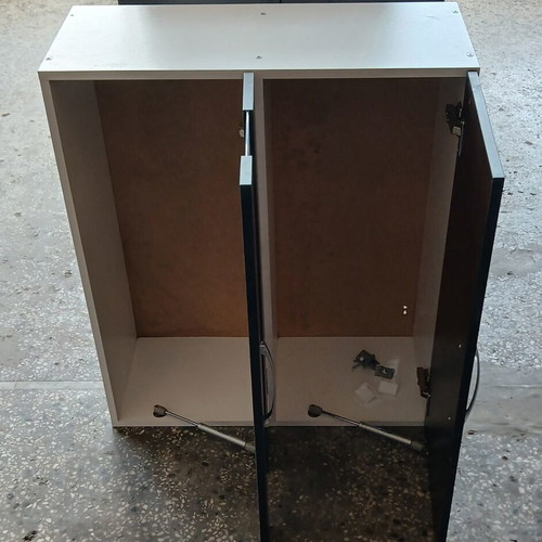 Kitchen cabinets used, set of 3 with various doors and drawer