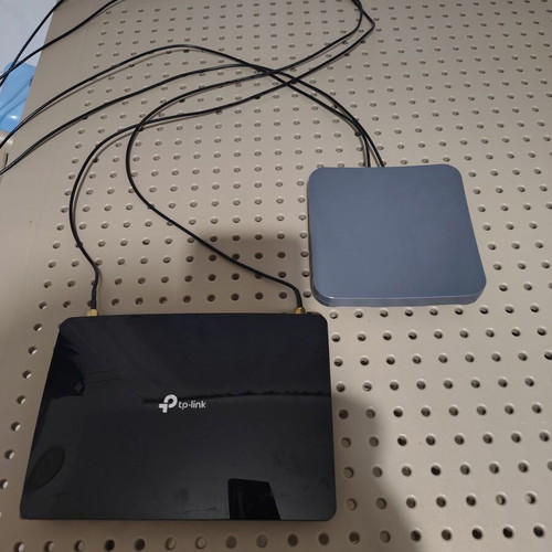 TP Link 4G Router MR600 with Mikrotik MTAO-LTE-5D-SQ external antenna