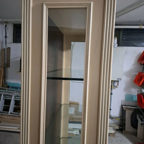 Showcase like new, height 196 cm, glass shelves