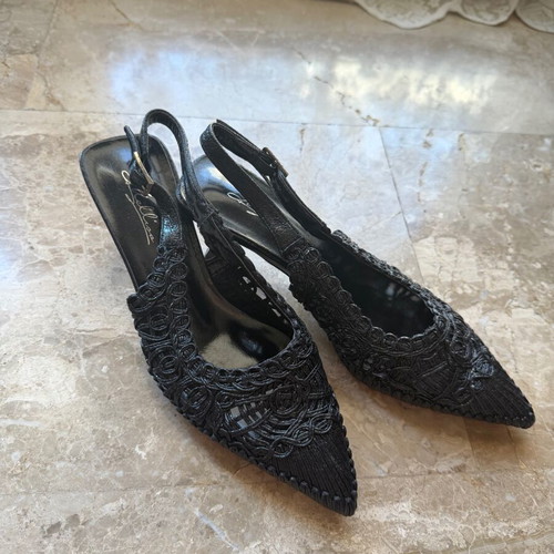 Slingback perforated black pumps like new, heel height 5cm