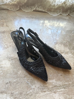 Slingback perforated black pumps like new, heel height 5cm