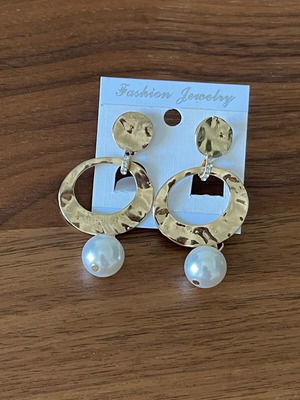 Earrings gold color like new