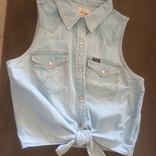 Wrangler women's jean top like new, size M