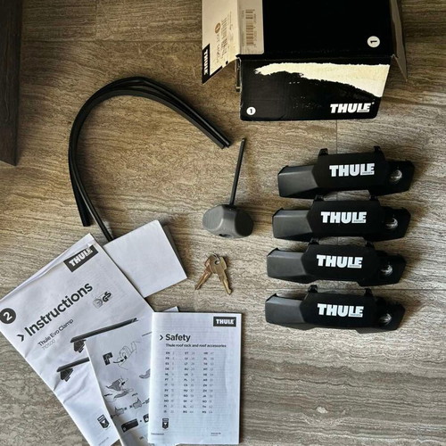 Thule WingBar Evo 135cm roof bars set with bases and Nissan Qashqai kit like new