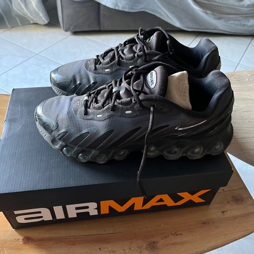 Nike Air Max DN8 sneakers, size 44, black and grey