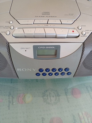 Sony CFD S100 Portable Radio CD Cassette Player like new