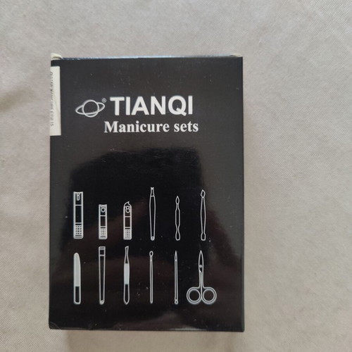 Men's 12 Piece Manicure Pedicure Set with Case brand new