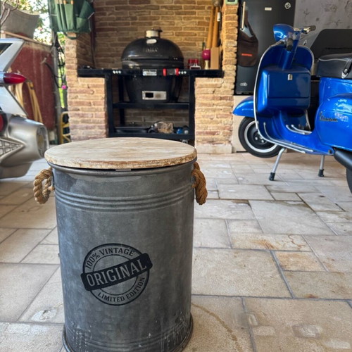 Metal bin used in perfect condition
